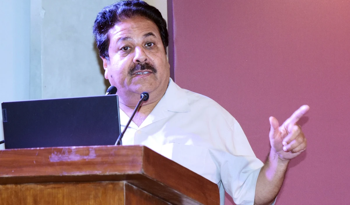 ‘BJP सपने में भी नेहरू-गांधी के सपने देखती है’, कांग्रेस नेता ने ऐसे कसा अमित शाह पर तंज