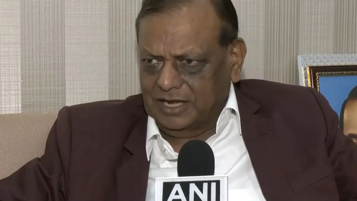 ‘शवों के दाह संस्कार और होलिका दहन से निकलती है CO2’, सपा सांसद ने दिया विवादास्पद बयान