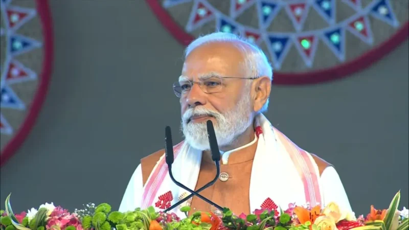 PM मोदी ने गुवाहाटी एयरपोर्ट के नए टर्मिनल का किया उद्घाटन, कांग्रेस पर लगाए NE की उपेक्षा के आरोप