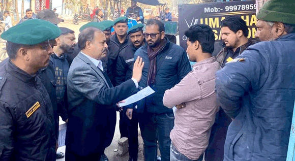 निगम ने अतिक्रमणकारियों का सामान किया जब्त और जुर्माना भी वसूला