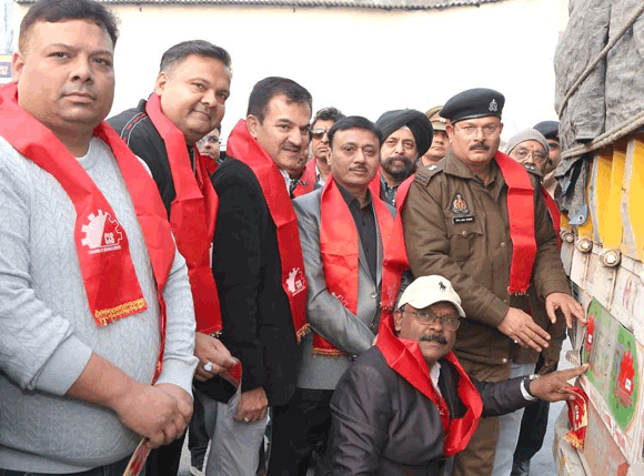 चैंबर ऑफ इंडस्ट्रीज एंड सर्विसेज ने चलाया रेडियम रिफ्लेक्टर जागरूकता अभियान