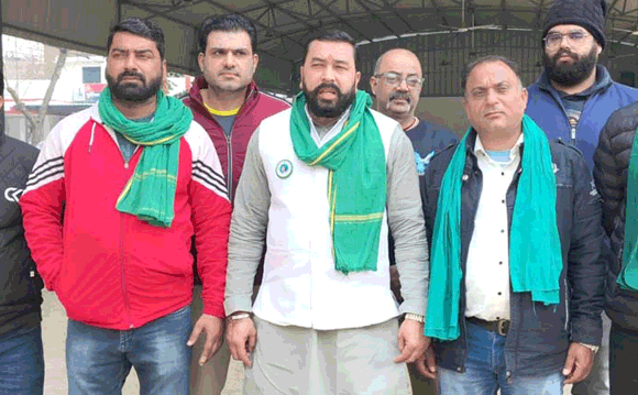 दवा व्यापारियों से लाखों की ठगी, पीड़ितों ने आरोपी पर लगाया दुकान बेचकर फरार होने की तैयारी का आरोप