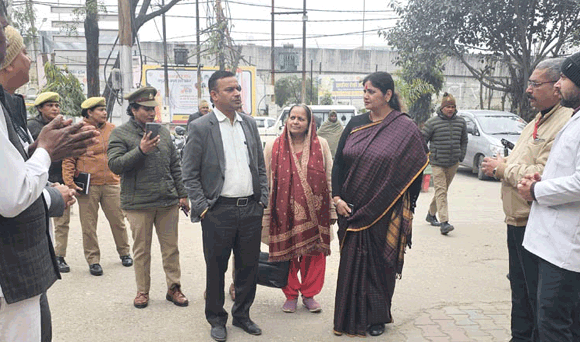 महिला आयोग की अध्यक्षा ने किया नागल स्थित सीएचसी का औचक निरीक्षण