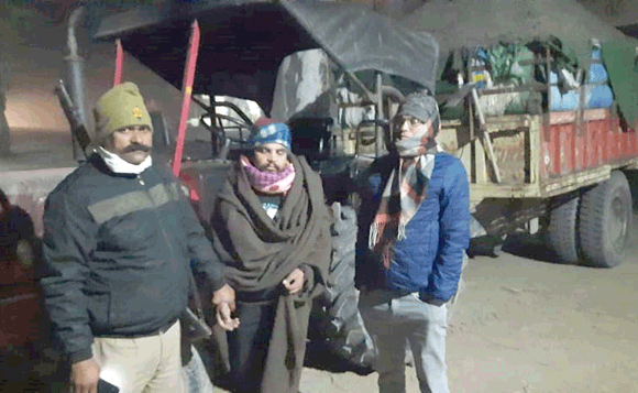 जिलाधिकारी के निर्देश पर अवैध खनिज परिवहन के विरूद्ध चल रहा विशेष अभियान