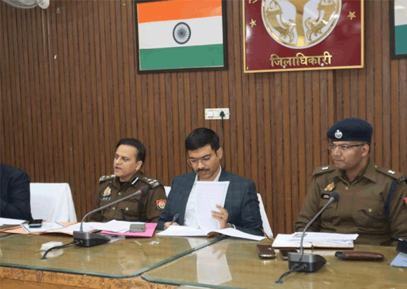 डीएम- एसएसपी ने संत रविदास जयंती की तैयारियों के संबंध में की बैठक