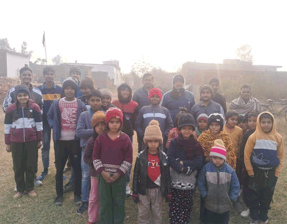 नकुड में खिचडी वितरित कर मनायी गयी मकर सक्रांति