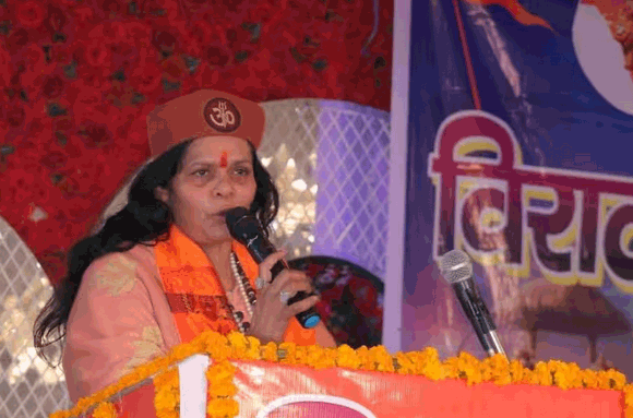 अलीगढ़ में UGC के नए नियमों पर बवाल, साध्वी प्राची के सम्मेलन में हंगामा और धक्का-मुक्की