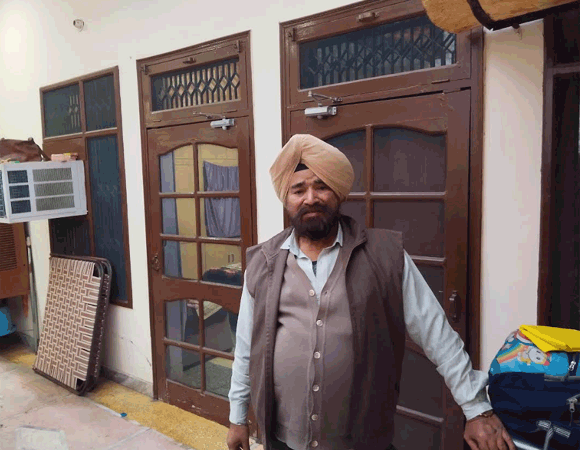 नकुड मे दिनदहाडे चोरो ने व्यापारी के घर मे लाखों रूपये की गहनो पर हाथ साफ किया