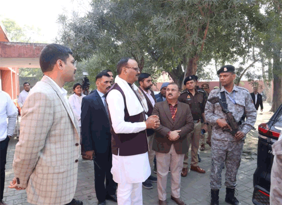 उप मुख्यमंत्री ने किया पी0एच0सी0 जडौदा जट्ट का औचक निरीक्षण