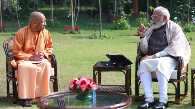 PM Modi से मिले CM Yogi, मंत्रिमंडल विस्तार और Mission 2027 पर हुआ मंथन