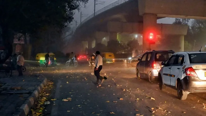 मौसम ने 180 डिग्री बदला मिजाज! दिल्ली-हरियाणा समेत इन इलाकों में 40 KM प्रति घंटे की हवाएं