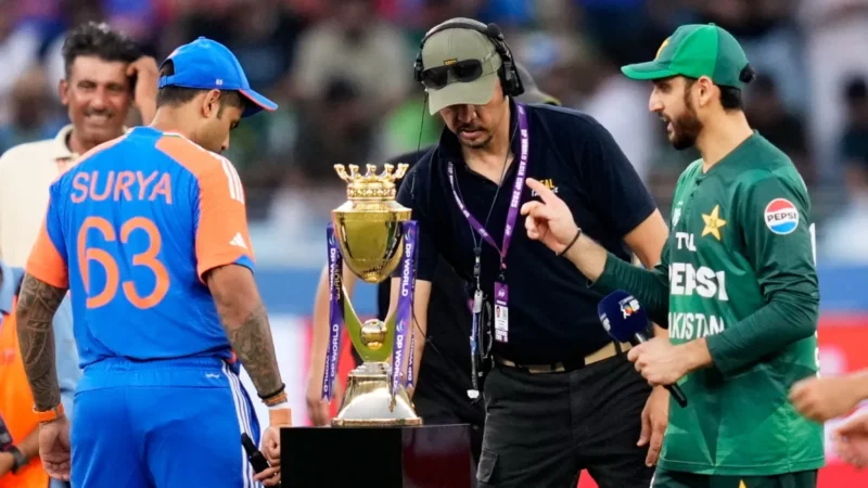 IND vs PAK टी20 वर्ल्ड कप मैच को लेकर दिखी फैंस की दीवानगी, टिकट बिक्री शुरू होते ही कुछ ही मिनटों में वेबसाइट हुई ठप