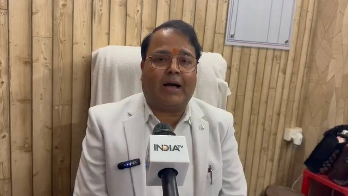 अविमुक्तेश्वरानंद के बयान के विरोध में अयोध्या के GST डिप्टी कमिश्नर ने छोड़ी नौकरी, सीएम योगी का किया सपोर्ट