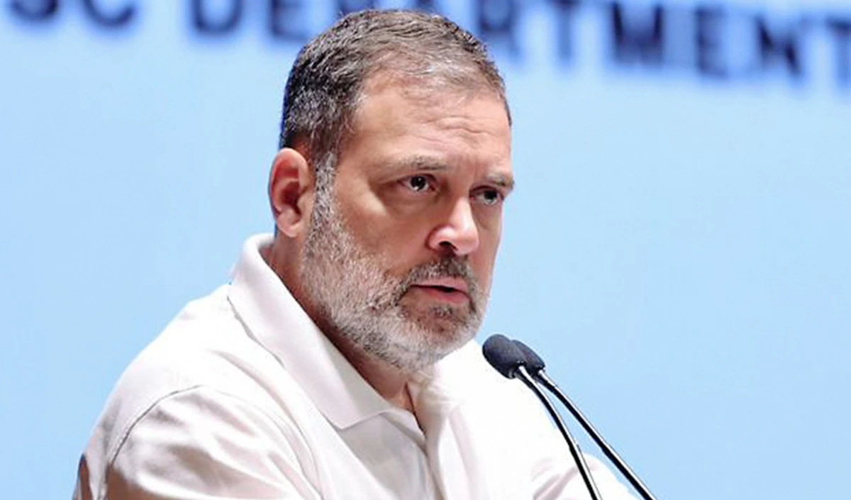 इंदौर पहुंचे राहुल गांधी, बॉम्बे अस्पताल में गंदे पानी से बीमार पड़े लोगों से मिले, भागीरथपुरा के पीड़ित परिवारों से भी की मुलाकात