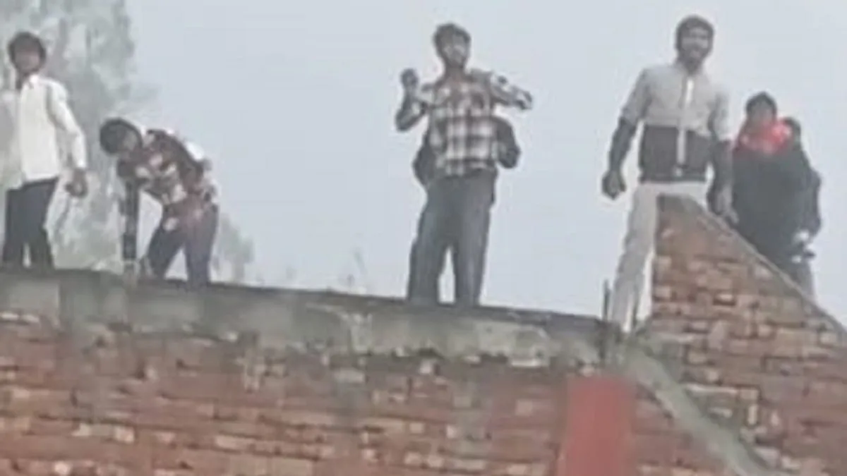 सहारनपुर में मस्जिद में नमाज पढ़ने को लेकर खूनी संघर्ष, छतों से बरसाए गए ईंट-पत्थर; इलाके में तनाव