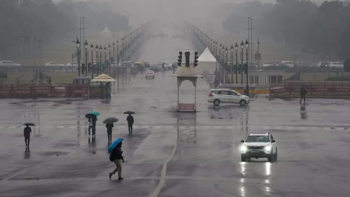 दिल्ली में आज फिर भिगोएगी बारिश! उत्तर भारत से महाराष्ट्र तक तापमान में भी उठापटक, पढ़ें मौसम का अलर्ट