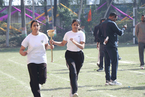 शोभित विश्वविद्यालय गंगोह में बाबू विजेंद्र कुमार जी के जन्मोत्सव के उपलक्ष में बड़ी धूमधाम से वार्षिक खेलकूद प्रतियोगिताओं का आयोजन किया गया