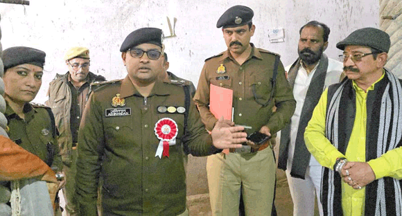 महाशिवरात्रि  पर्व के मद्देनजर एसएसपी ने किया श्री वनखंडी महादेव मंदिर का किया निरीक्षण