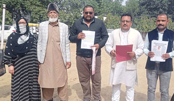 पीड़ित ने फर्जी बैनामे, धमकी देने और निर्माण कार्य में बाधा का लगाया आरोप