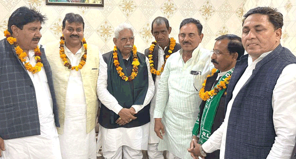 राष्ट्रीय लोकदल के क्षेत्रीय अध्यक्ष तिरसपाल मलिक का सहारनपुर पहुंचने पर कार्यकर्ताओं ने चुनेहटी फाटक पर किया जोरदार स्वागत