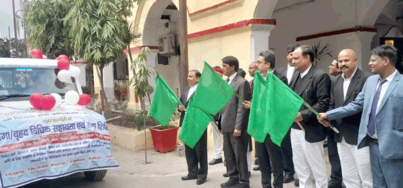 मेगा शिविर के प्रचार वाहन को जिला जज ने दिखाई हरी झंडी, 22 फरवरी को पात्र व्यक्ति ले सकेंगे योजनाओं का लाभ