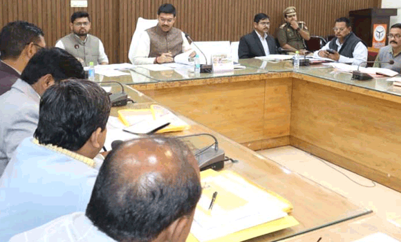 सीएम डैश बोर्ड की बैठक में  छात्रों के छात्रवृत्ति संबंधी नुकसान पर जिलाधिकारी ने लिया सख्त निर्णय