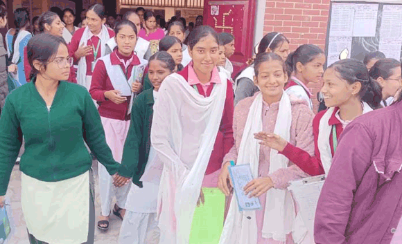 बोर्ड परीक्षा: सामाजिक विज्ञान का पेपर शांतिपूर्ण संपन्न, 67,697 में से 64,232 परीक्षार्थी रहे उपस्थित