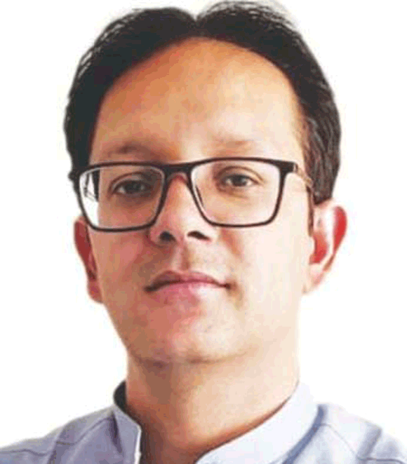 निर्माणाधीन सड़क का कार्य अधूरा, व्यापारियों व क्षेत्रवासियों में आक्रोश