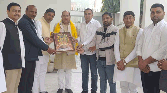 1 रूपया दहेज लेकर पुत्रों का विवाह करने पर विधायक कीरत सिंह व पूर्व सांसद प्रदीप चौधरी का सम्मान