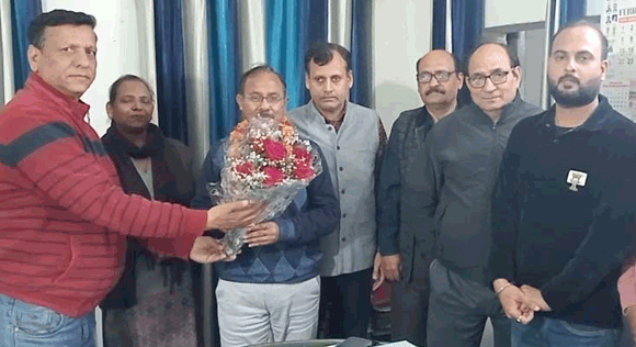 नव नियुक्त क्षेत्रीय आयुर्वेदिक एवं यूनानी अधिकारी डॉ. हेमन्त कुमार का स्वागत