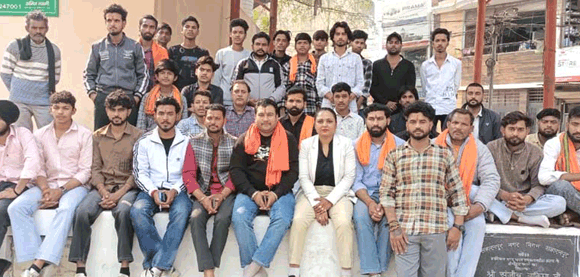 गौ माता को राष्ट्रीय दर्जा देने की मांग, मुख्यमंत्री को सौंपा ज्ञापन