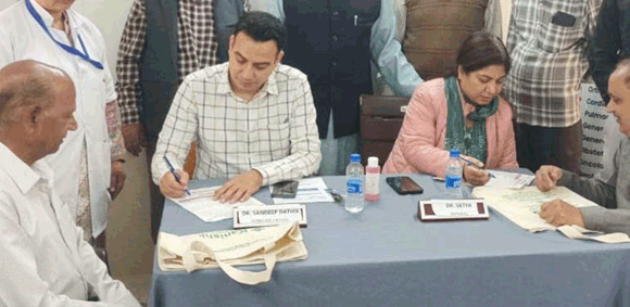 रेलवे पेंशनर्स समाज ने किया निःशुल्क स्वास्थ्य परामर्श शिविर का आयोजन