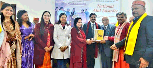 सुप्रसिद्ध होम्योपैथ चिकित्सक डॉ. पी.डी.गर्ग को किया गया सम्मानित