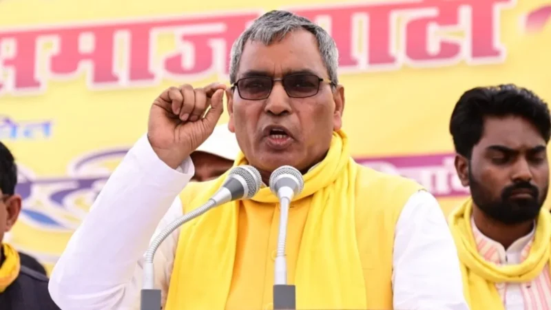 ‘मुजफ्फरनगर जल रहा था और बाप-बेटे सैफई में..’, ओम प्रकाश राजभर का अखिलेश यादव पर तीखा हमला