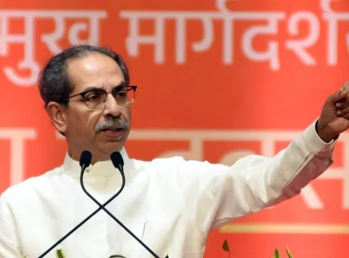 ‘BJP के कुत्ते, पहले भौंकते हैं फिर काटते हैं…’, शिवसेना ने मुखपत्र सामना में साधा निशाना