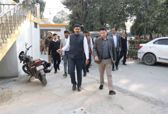 मंडलायुक्त द्वारा कलेक्ट्रेट, तहसील सदर एवं विकासखंड बलियाखेड़ी का किया गया निरीक्षण