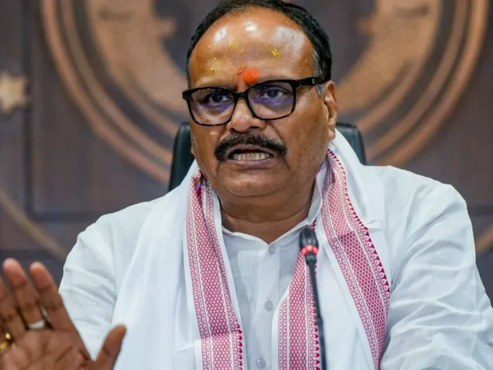 ‘बटुकों की चोटी खींचना महापाप’, ब्रजेश पाठक के बयान पर सपा-कांग्रेस ने सरकार को घेरा