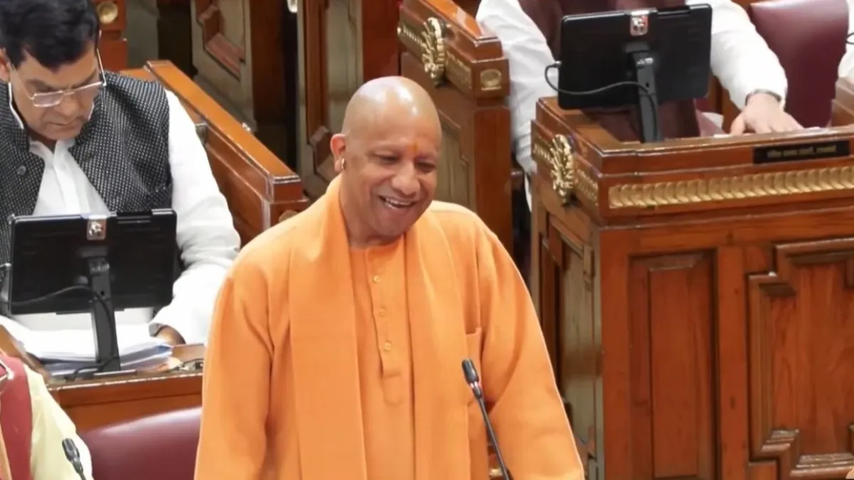 यूपी में अप्रैल से शिक्षा मित्रों को मिलेंगे 18000 रुपये, अनुदेशकों को भी तोहफा, CM योगी ने विधानसभा में किया ऐलान