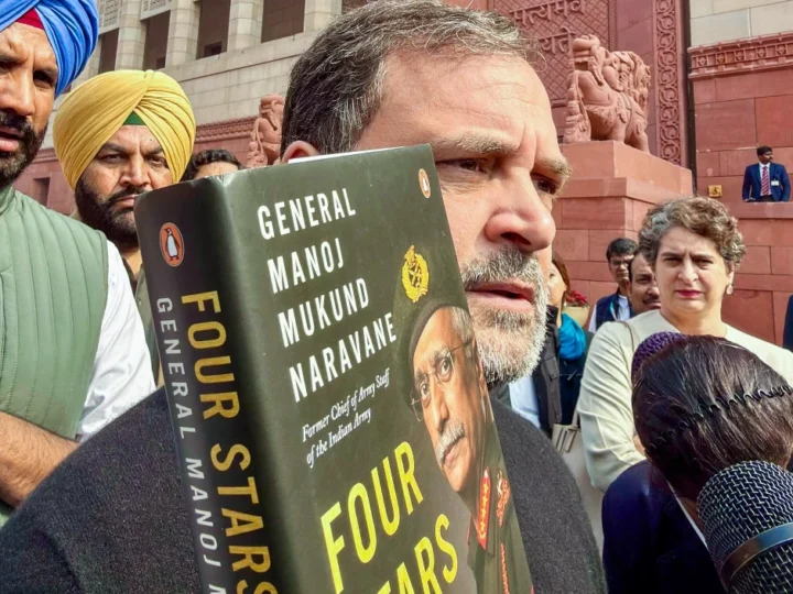 पूर्व सेना प्रमुख की किताब पर बड़ा एक्शन, Publisher Penguin को Delhi Police ने भेजा समन