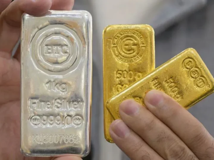 1.80 लाख रुपये सस्ती हुई चांदी, सोने के भाव में 38,000 रुपये की गिरावट- जानें लाइफटाइम हाई से कितनी नीचे आई कीमतें