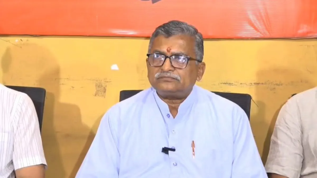 “RSS के बारे में कोई बकवास करता है, तो उसे जगह दिखा देनी चाहिए”, प्रियांक खरगे के बयान पर भड़की VHP; सुना दी खरी-खरी