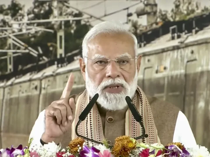 ‘बच्चों को क्या पढ़ाया जा रहा, इसका ध्यान रखना चाहिए’, NCERT किताब विवाद पर PM मोदी नाराज