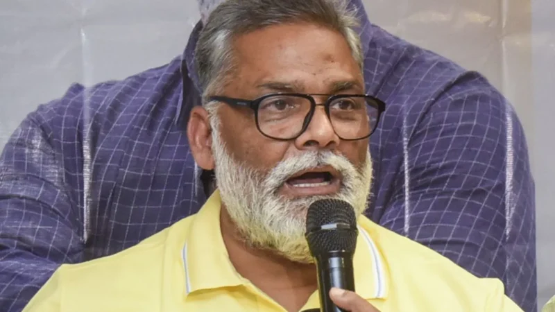 गिरफ्तार किए गए सांसद पप्पू यादव, घंटों बवाल के बाद उठा ले गई पटना पुलिस