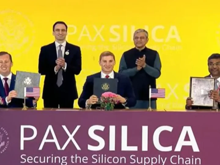 अमेरिका के नेतृत्व वाले Pax Silica में शामिल हुआ भारत, समझें नई दिल्ली के लिए क्यों है यह अहम?