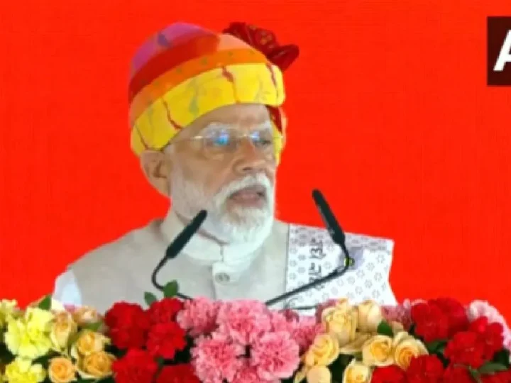 पीएम मोदी ने 14 वर्ष की लड़कियों के लिए शुरू किया देशव्यापी HPV टीकाकरण अभियान, कई डेवलपमेंट प्रोजेक्ट्स का भी उद्घाटन