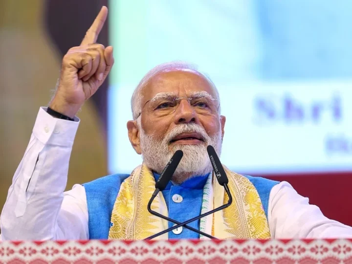 PM Modi का Congress पर तीखा तंज, ‘पहले से नंगे हो, कपड़े उतारने की क्या जरूरत थी?’