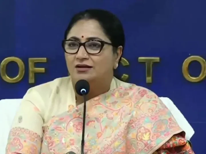 दिल्लीवासियों को रेखा गुप्ता सरकार का बड़ा तोहफा, ‘लखपति बिटिया योजना’ का ऐलान, मिलेंगे 1 लाख रुपये