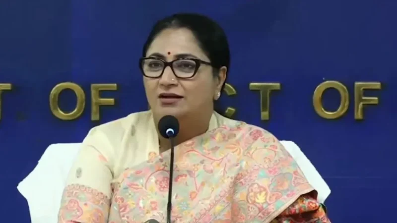 दिल्लीवासियों को रेखा गुप्ता सरकार का बड़ा तोहफा, ‘लखपति बिटिया योजना’ का ऐलान, मिलेंगे 1 लाख रुपये