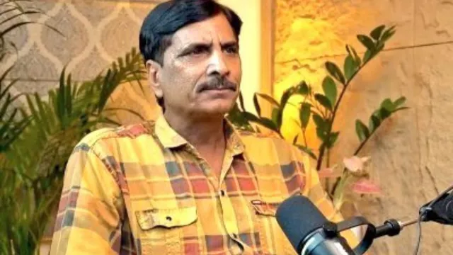 बिना नंबर प्लेट की बाइक, चेहरे पर हेलमेट… गाजियाबाद में यूट्यूबर सलीम वास्तिक को चाकुओं से गोदा, हालत नाजुक