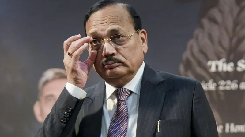 “सुबह अखबार पढ़ा और शाम में याचिका डाल दी”, ‘नामचीन चेहरों’ के एजेंडे पर भड़के CJI